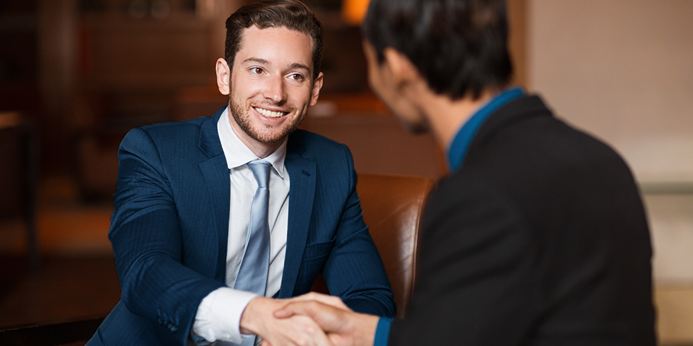 How to Ace an Interview? (Tips and Examples)